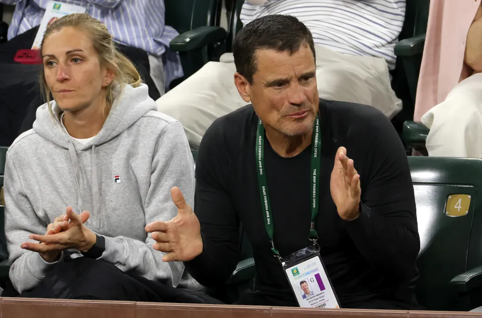 Emma Navarro Parents and Family Support